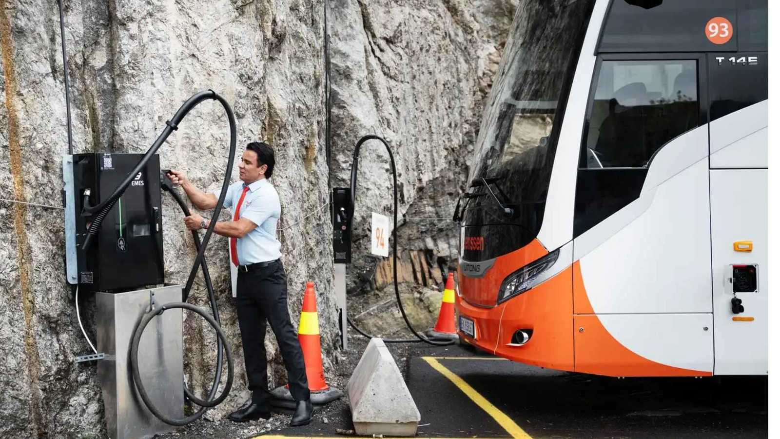 https://admin.jenssenmobility.no/wp-content/uploads/2026/06/jenssen-ladestasjon.jpg